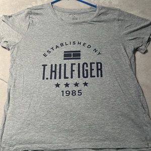 Tommy Hilfiger T shirt. Size Medium